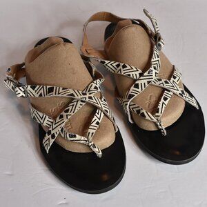 💸 Lucky Brand Adinas Sandals size 9.5